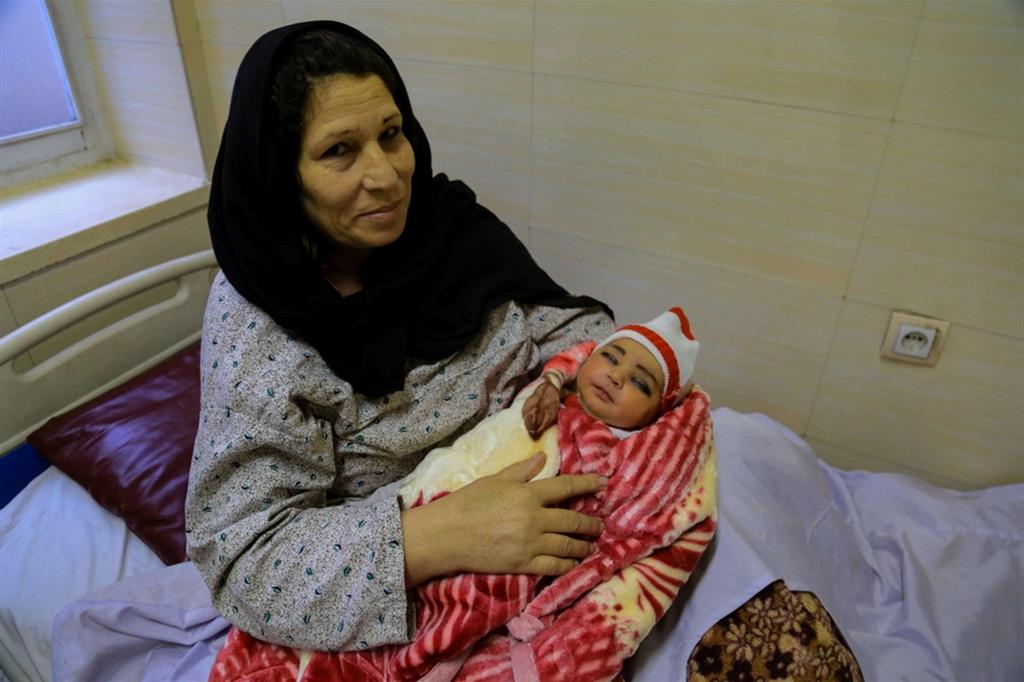 Sono moltissimi i neonati afghani stroncati da una malattia curabile come il morbillo