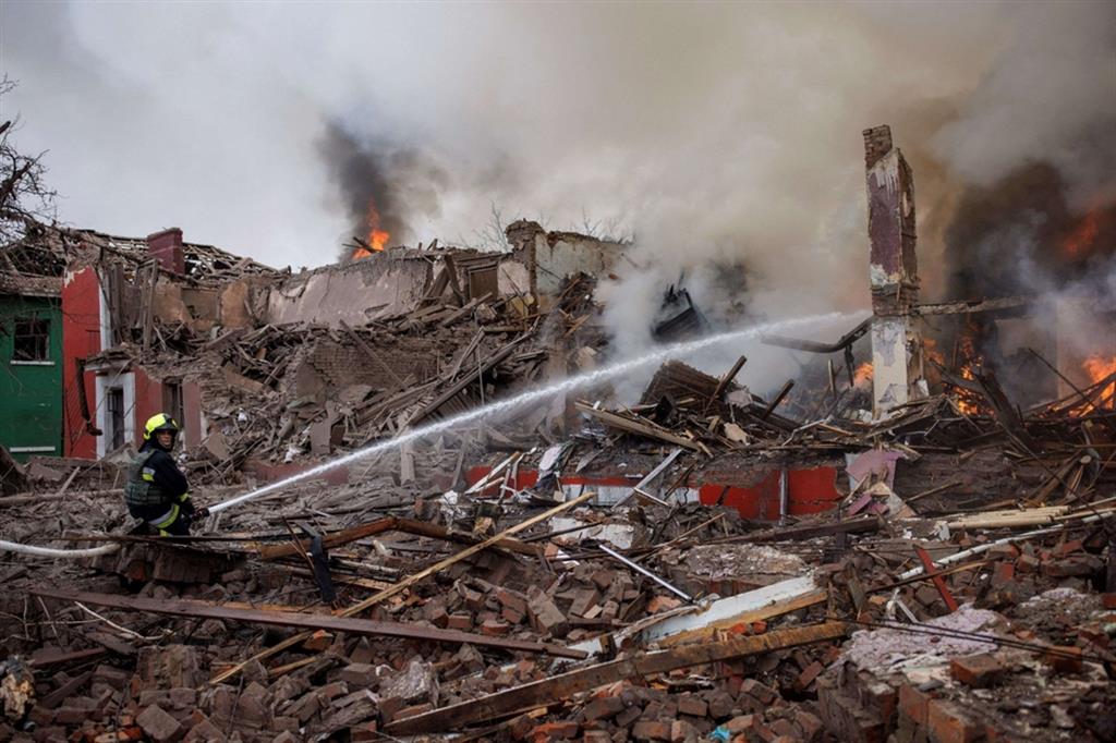 Palazzi distrutti dalle forze russe a Kharkiv, in Ucraina