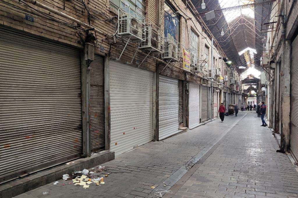 La chiusura del bazar di Teheran, in solidarietà con le proteste di piazza, in un'immagine del 16 novembre scorso