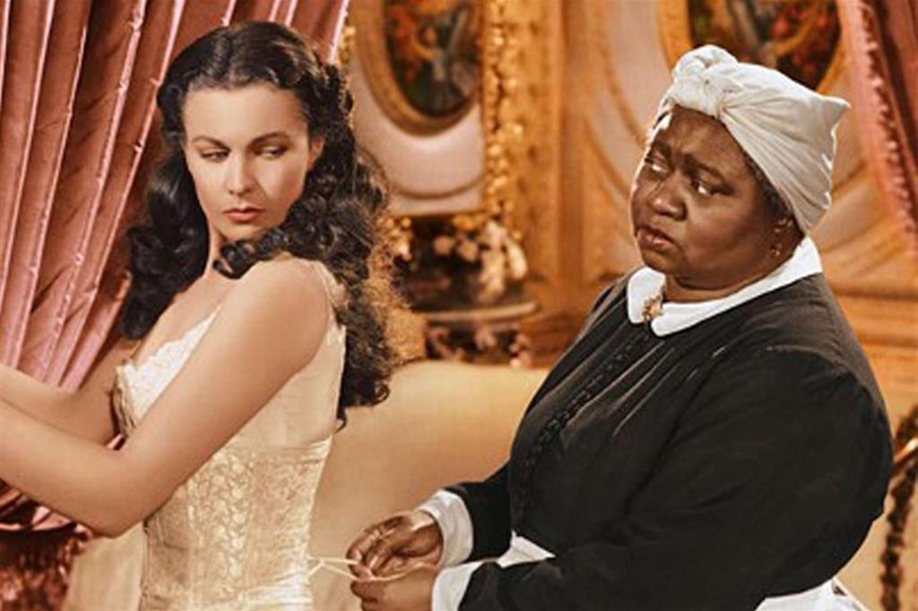 Anche "Via col vento" è stato oggetto di contestazioni: ma Hattie McDaniel (qui in una scena con Vivien Leigh) per quel film fu la prima afroamericana a vincere un Oscar
