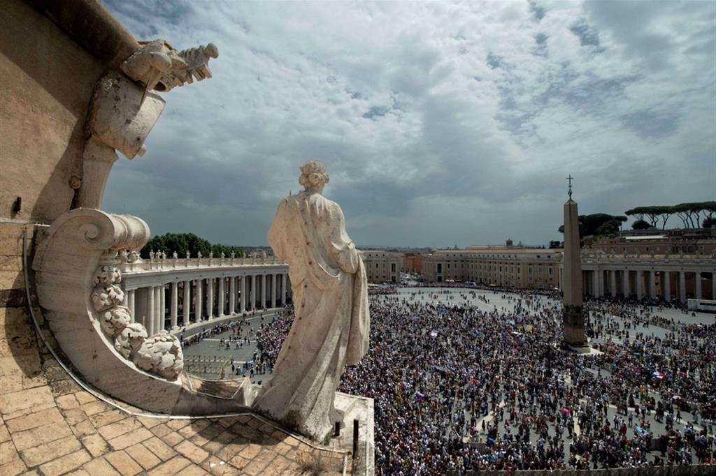 Piazza San Pietro durante l'Angelus del 5 giugno 2022