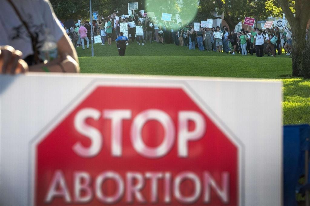 È "guerriglia legale" sull'aborto. No al bando in Texas, Utah e Louisiana