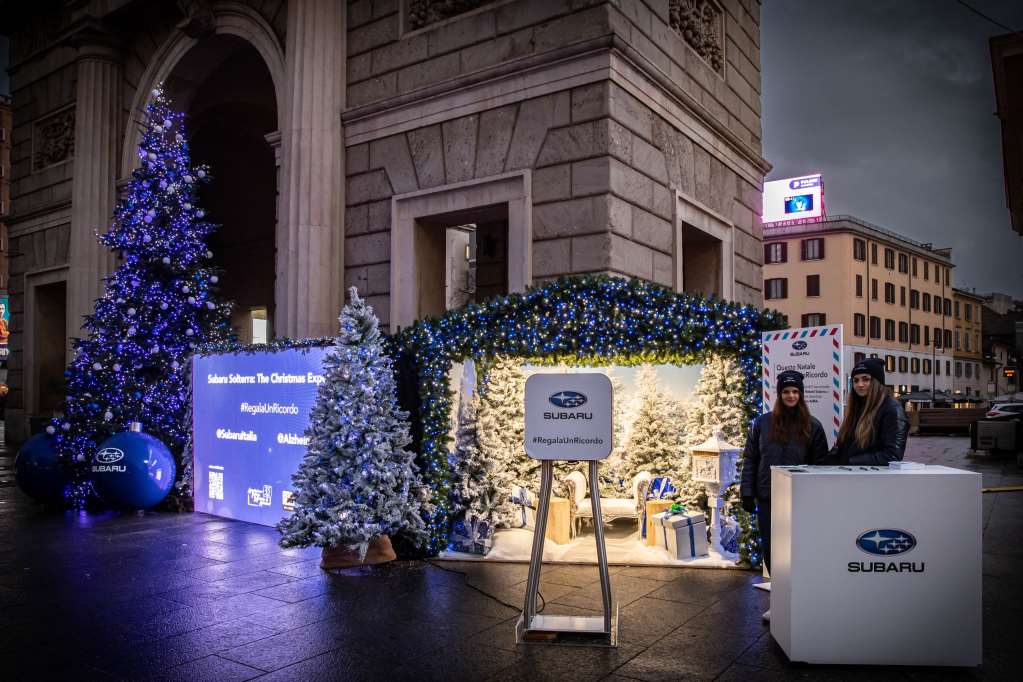 L'installazione di Subaru in Piazza XXV Aprile a Milano