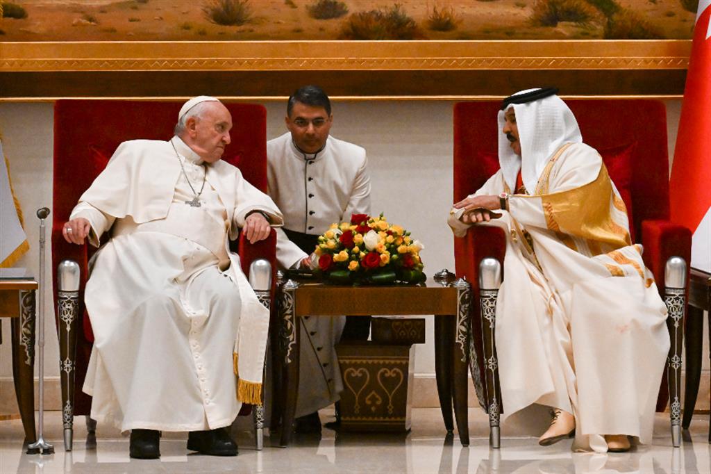 Papa Francesco ricevuto dal re del Bahrein, Hamad bin Isa Al Khalifa