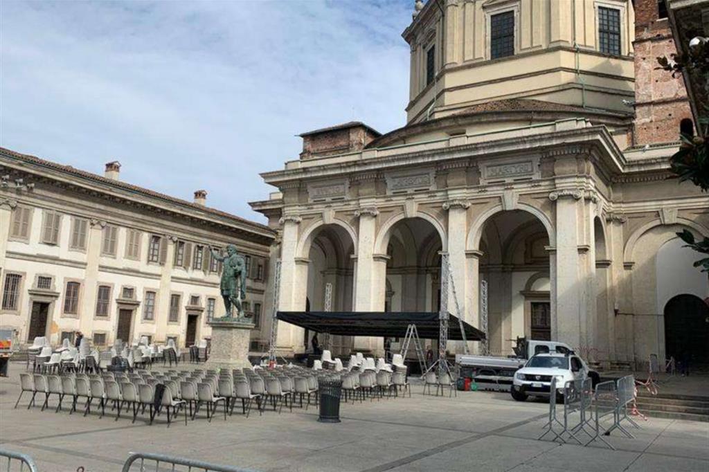 I preparativi per l’apertura del Festival della Missione a Milano presso le Colonne di San Lorenzo