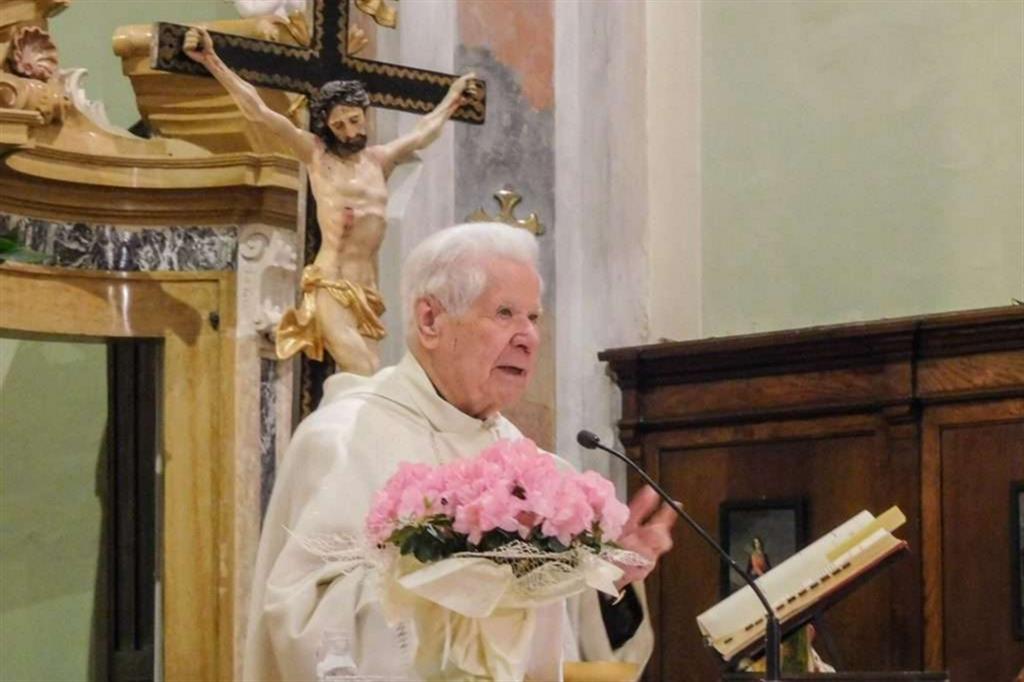 Don Guido Avi, 104 anni lo scorso 14 febbraio, ha festeggiato gli 80 anni di sacerdozio