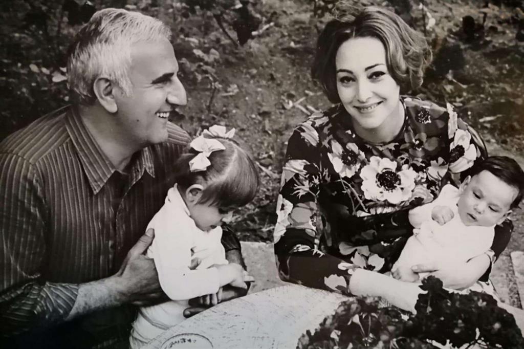 Celi con la moglie Veronica Lazar e i figli Alexandra e Leonardo