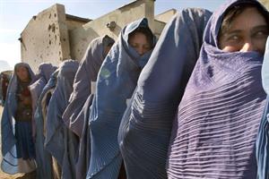 EoF fa da ponte per i diritti umani: coppia afgana salvata dai talebani