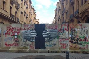 A Beirut cade il "muro della vergogna" attorno a Place de l'Etoile 