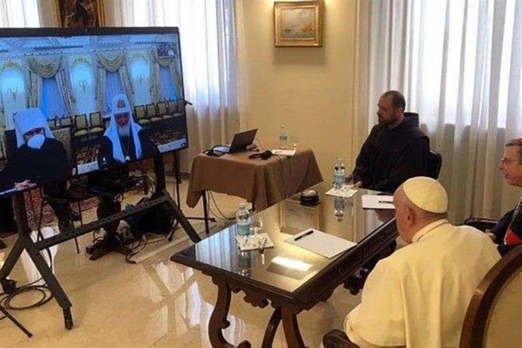 Papa Francesco in videocollegamento con il patriarca Kirill