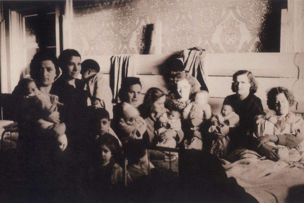 Profughi ebrei negli appartamenti papali di Castelgandolfo nel 1943