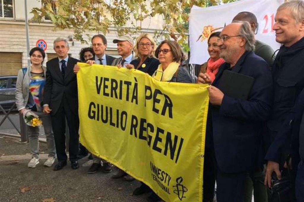 “A piazzale Clodio per tornare a reclamare  verità e e giustizia per Giulio Regeni”, scrive su Twitter la Fnsi