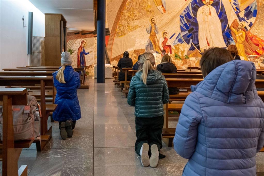 Messa per implorare la pace nella chiesa dei Santi Giacomo e Giovanni a Milano
