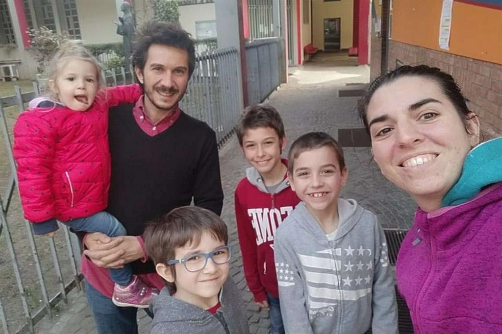 Lucia Truttero, il marito Marco Gibelli e i loro quattro figli