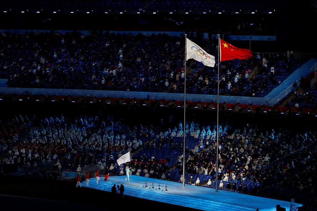 Il presidente cinese, Xi Jinping, ha dichiarato ufficialmente aperti i Giochi olimpici invernali di Pechino 2022. Xi, al Bird's Nest, ha annunciato l'apertura delle 24esime Olimpiadi invernali dopo i discorsi del presidente del Comitato olimpico di Pechino 2022, Cai Qi, e del presidente del Comitato olimpico internazionale, Thomas Bach, alla cerimonia di apertura. - Reuters