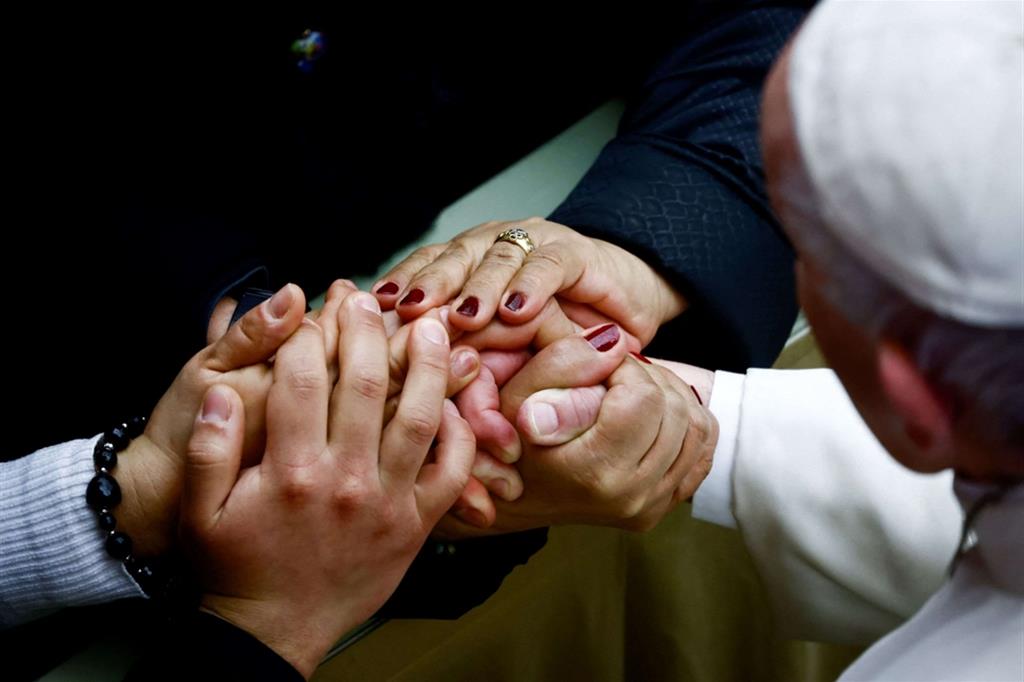 Il Papa: non accelerate la morte degli anziani, è disumano