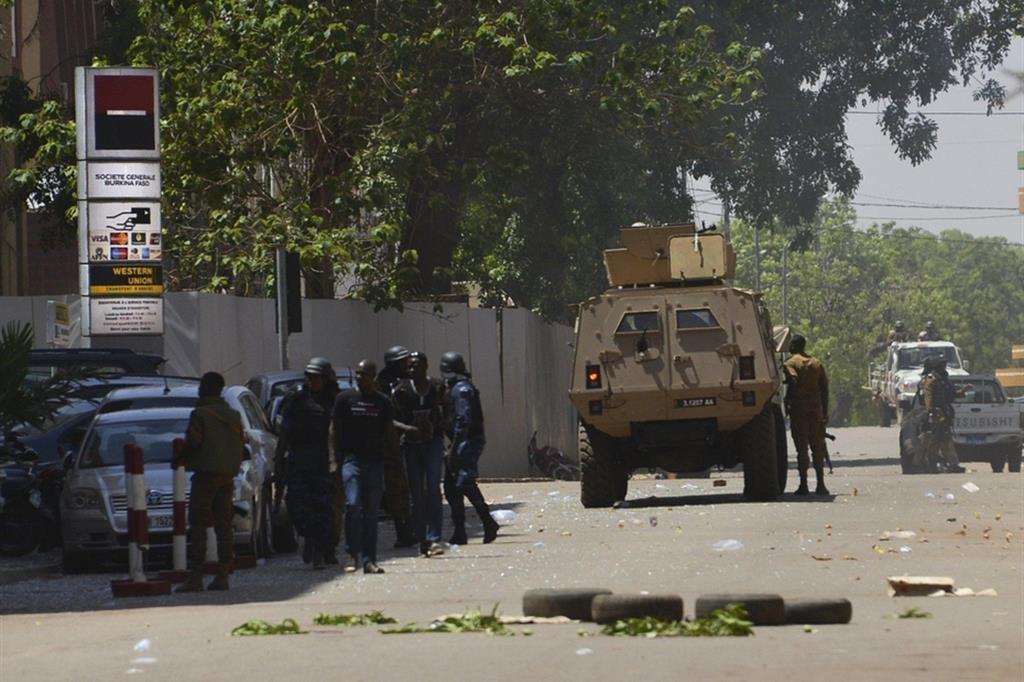Militari del Burkina Faso in una foto d'agenzia