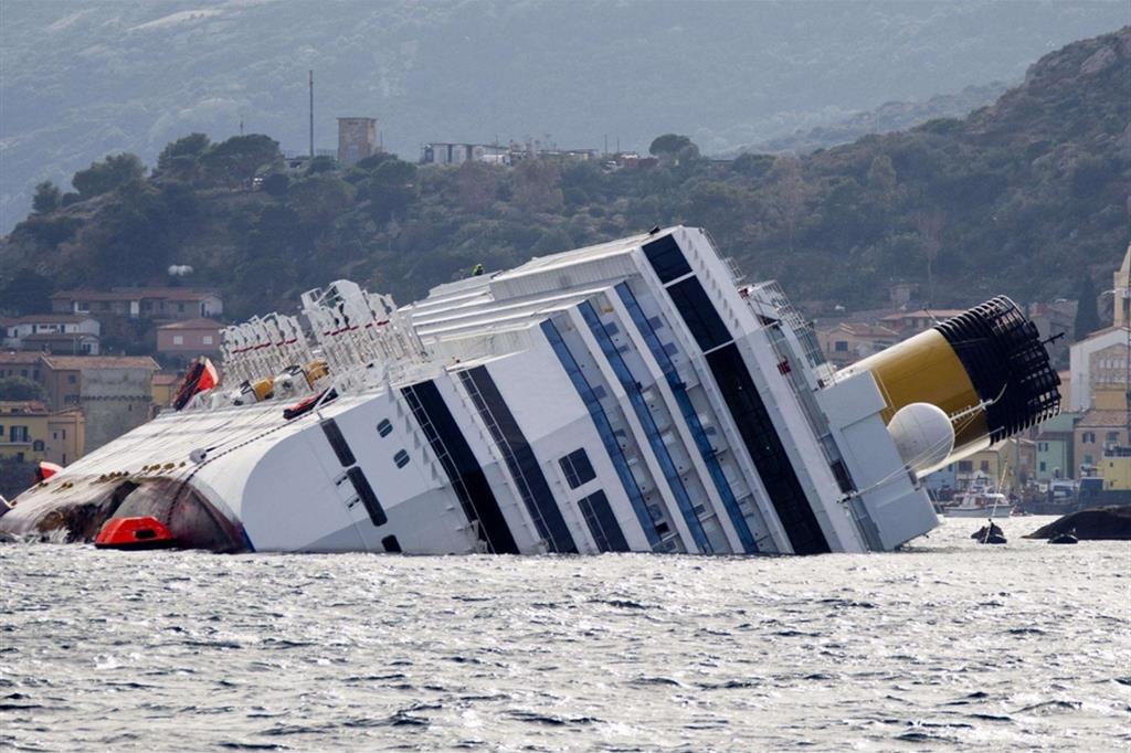La Costa Concordia dopo il naufragio del 13 gennaio 2012