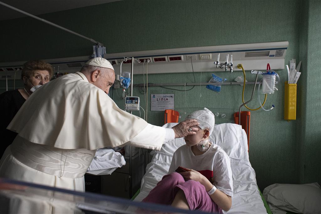 Il Papa al Bambino Gesù per incontrare i bimbi ucraini scappati dalla guerra