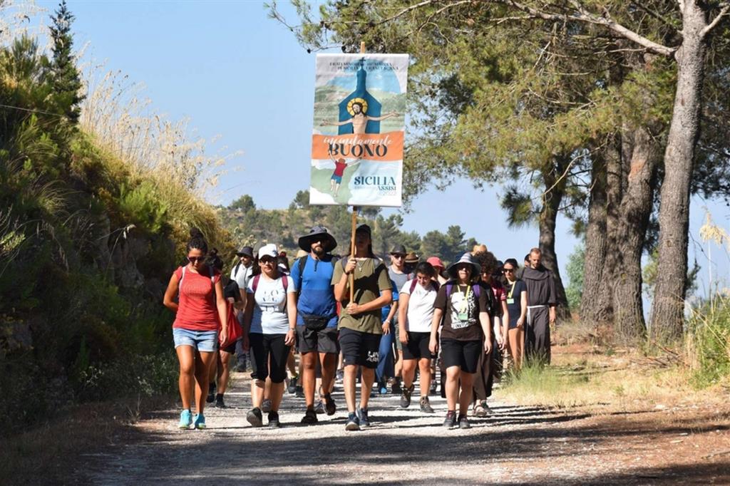 I giovani della Sicilia in cammino per la Marcia francescana 2022