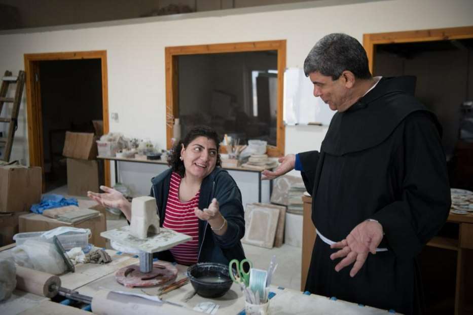A Betlemme il Centro per l'artigianato che dà lavoro anche ai disabili
