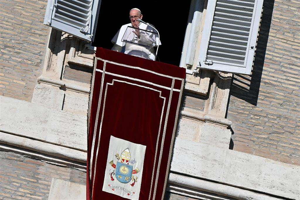 Il Papa: In Avvento: svegliamoci, Dio è presente nelle cose di ogni giorno