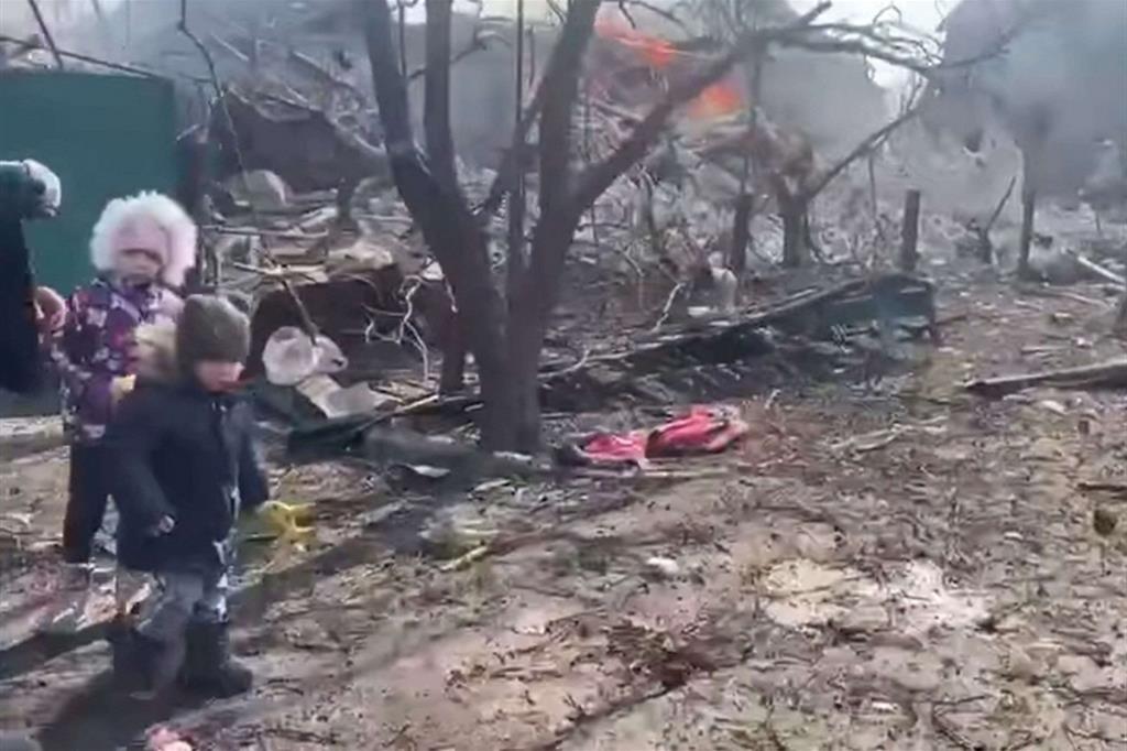 Un fermo immagine di un video pubblicato sui social delle Forze armate ucraine da Mariupol