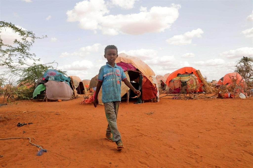 Un bambino di 3 anni nel campo profughi di Kaxareey a Dolo, in Somalia - Reuters
