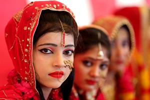 India, un villaggio (rimasto deserto) vieta l'emarginazione delle vedove