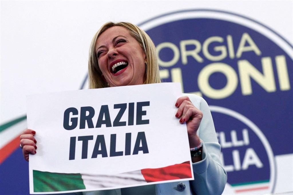 L'Italia svolta a destra. Fdi prende il 26,5%. Crollo Lega, Pd sotto il 20