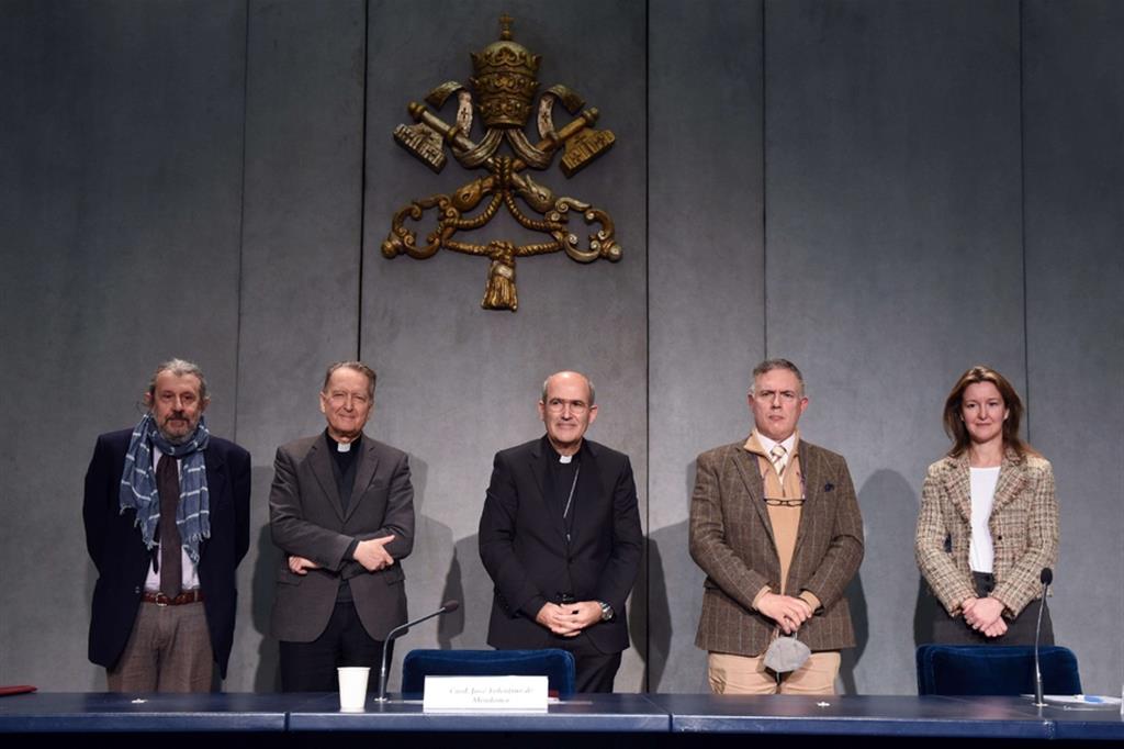 Vaticano, conferenza stampa di presentazione del restauro e della catalogazione dei documenti di don Marega