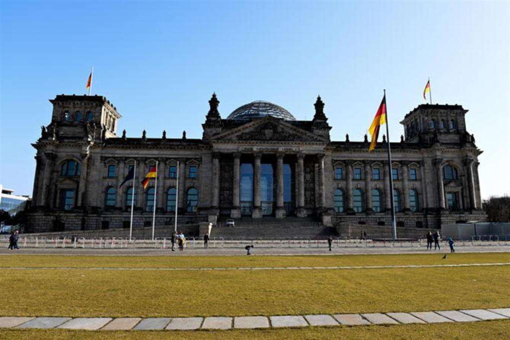 Arrestati 25 estremisti di destra: pianificavano assalto al Bundestag