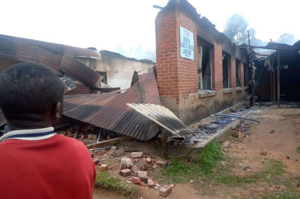 La distruzione dopo l'assalto dei ribelli a Maboya