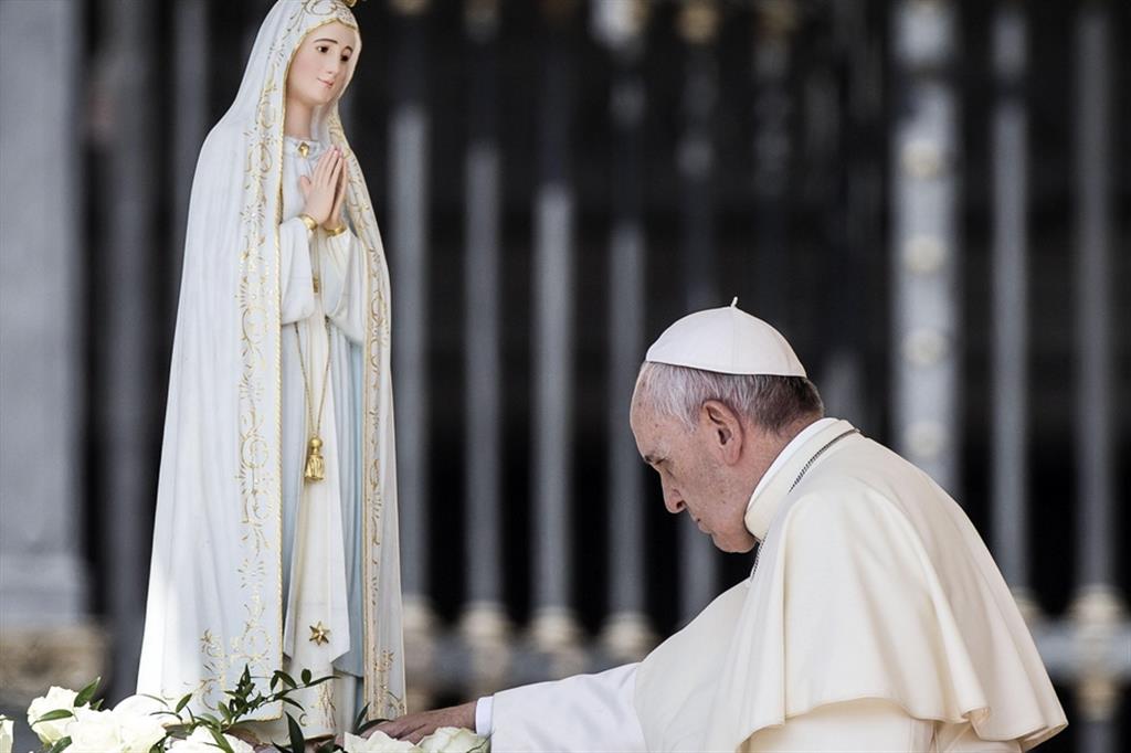 Il Papa in piazza San Pietro il 13 maggio 2015