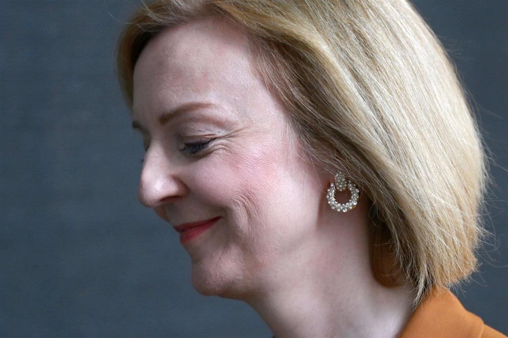 La ministra degli esteri Liz Truss che potrebbe diventare la prossima premier britannica il 5 settembre