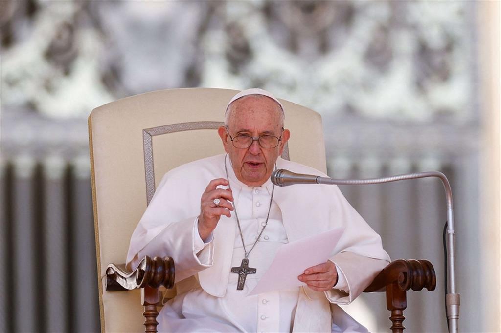 Il Papa: donne coraggiose, nonne fonte di saggezza