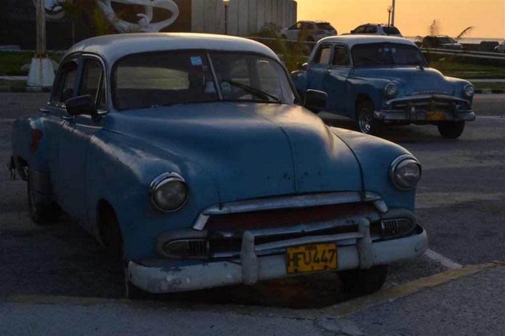 Auto degli anni 50 e 60 a Cuba, ancora oggi in circolazione