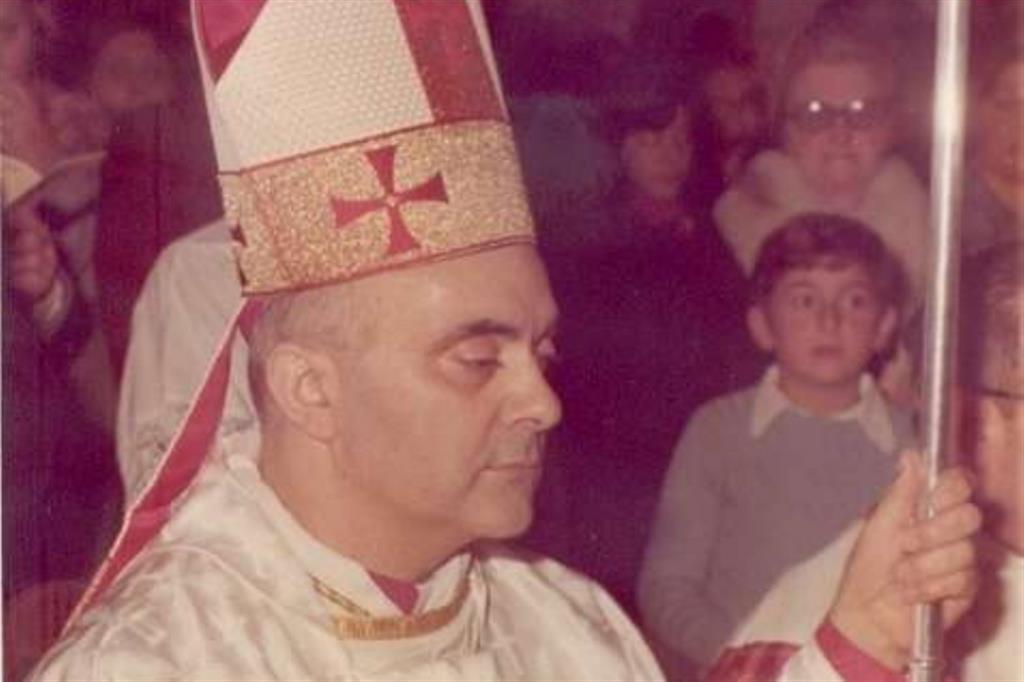 Monsignor Lauro in una foto d'archivio