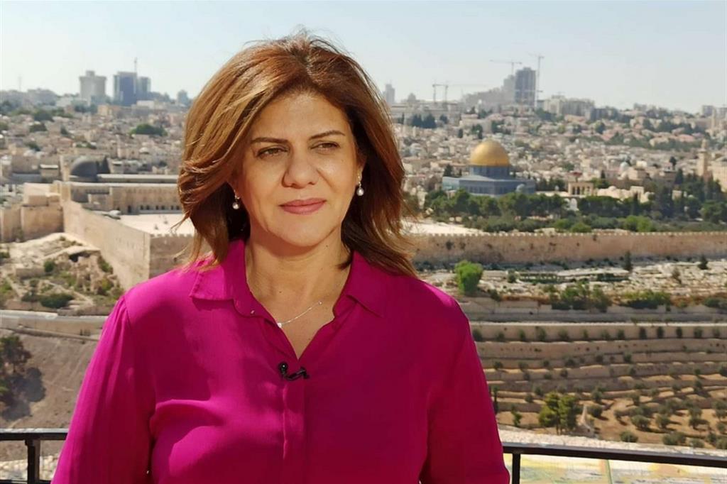 Uccisa una giornalista di Al Jazeera in Cisgiordania: si trattava di Shireen Abu Akleh, 51 anni, corrispondente per il canale televisivo con sede in Qatar dalla Palestina, dai territori occupati e da Israele