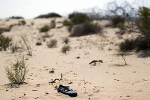 Deportati in Libia espulsi nel Sahara. I profughi sono fantasmi nel deserto