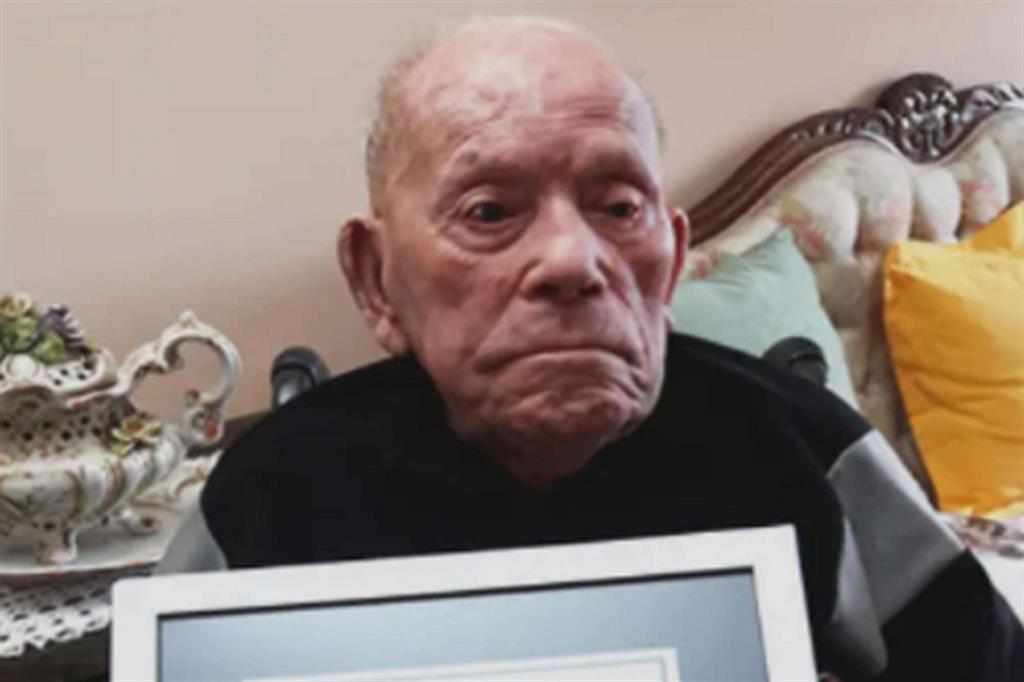 Saturnino de la Fuente Garcia, l'uomo più vecchio del mondo, è morto a 112 anni in Spagna