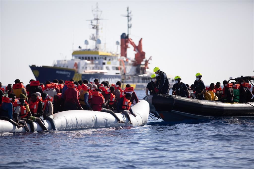 I migranti sbarcati nei giorni scorsi dalla nave Humanity 1