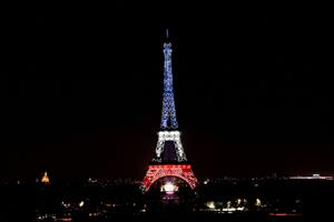 Crisi energetica, Parigi "spegnerà" la tour Eiffel 
