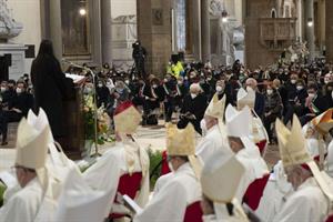 Il cardinale Bassetti: in Ucraina una tragedia. Occorre pregare e agire