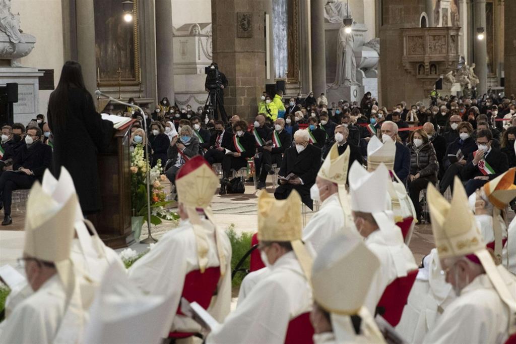 La Messa nella Basilica di Santa Croce a Firenze a conclusione dell'incontro di vescovi e sindaci del Mediterraneo per la pace