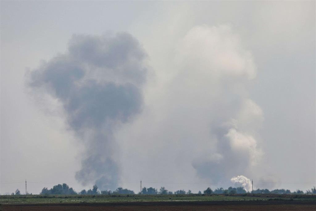 Esplosioni nel villaggio di Mayskoye in Crimea