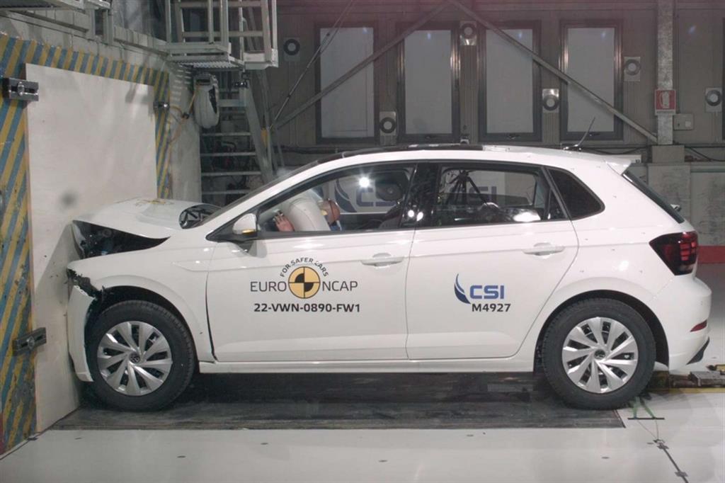La nuova Volkswagen Polo durante la sessione di crash test di Euro NCap