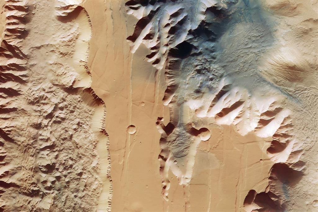 Ecco il "Gran Canyon" di Marte: 4mila km di lunghezza e 7 di profondità