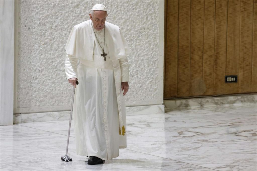 Il Papa: volere l'eterna giovinezza è delirante