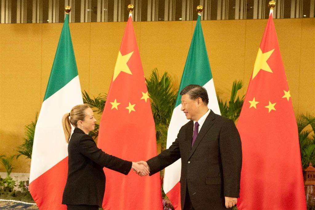 La premier Giorgia Meloni incontra il presidente cinese Xi Jinping